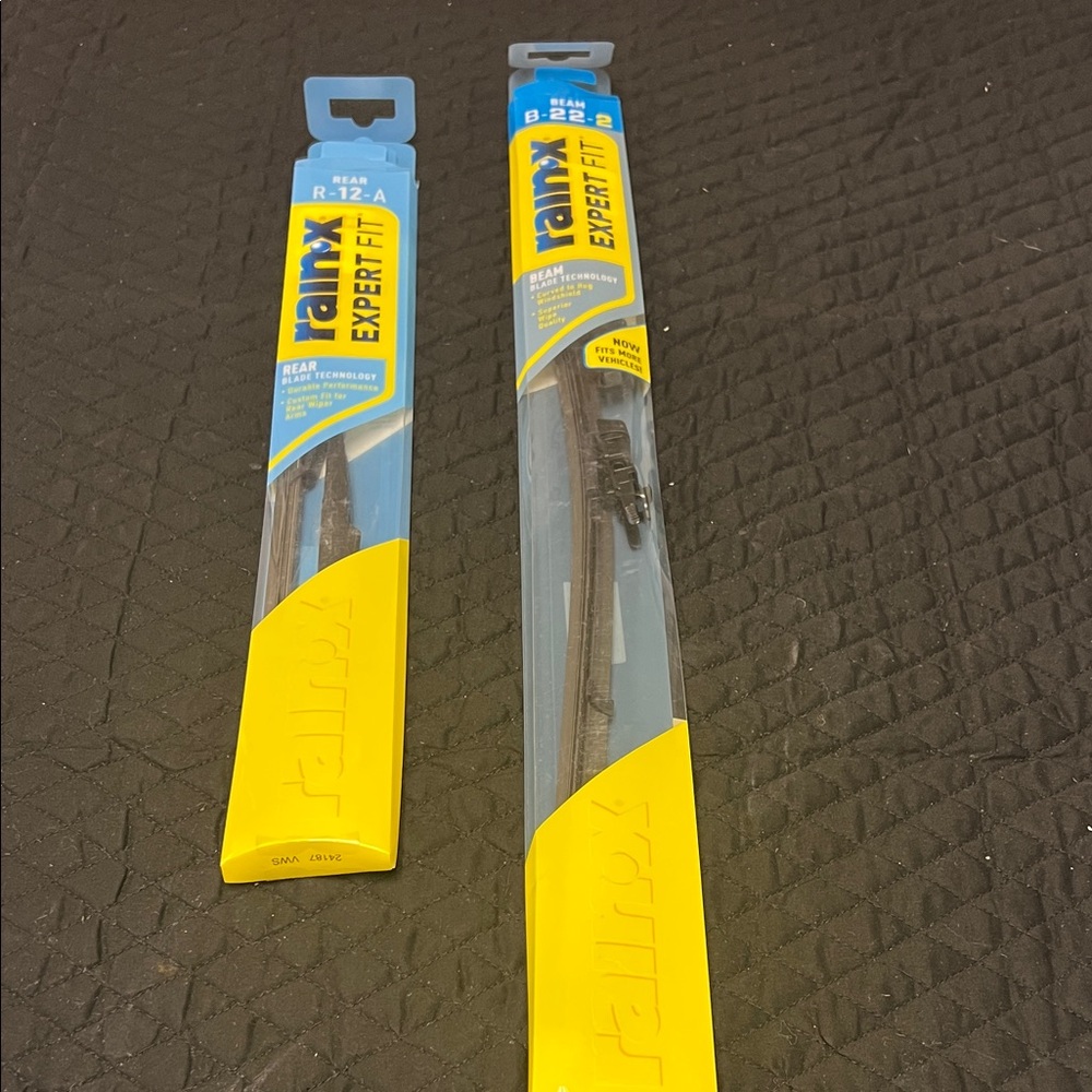 Expert Fit Front and Rear Windshield Wiper Blade - Black